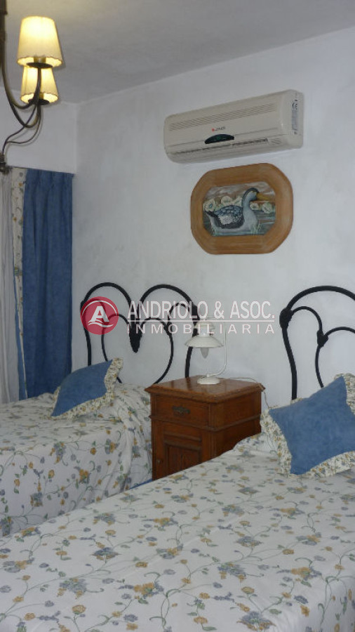 Casa ID.6633 - Casa en Venta Lugano, Punta del Este, 6 Dormitorios.