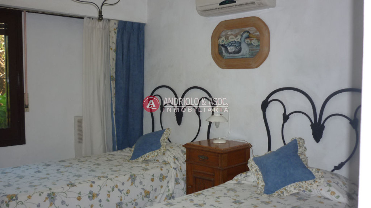 Casa ID.6633 - Casa en Venta Lugano, Punta del Este, 6 Dormitorios.