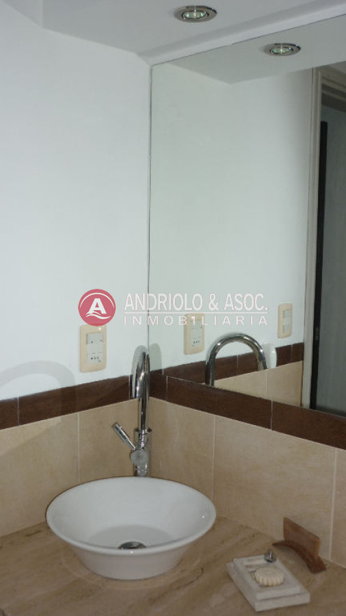 Casa ID.6633 - Casa en Venta Lugano, Punta del Este, 6 Dormitorios.