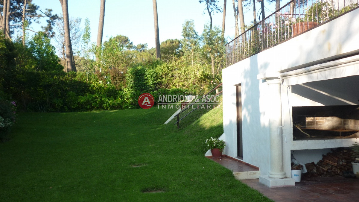Casa ID.6633 - Casa en Venta Lugano, Punta del Este, 6 Dormitorios.