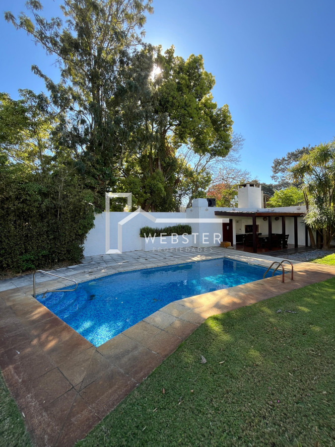 Casa ID.2425 - Alquiler Importante casa en Barrio Lugano