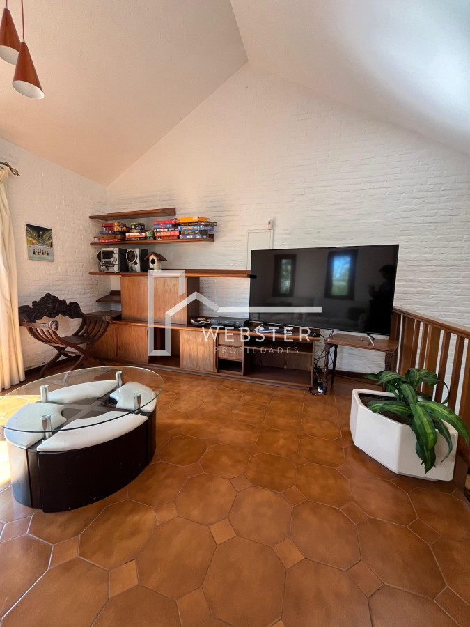 Casa ID.2425 - Alquiler Importante casa en Barrio Lugano