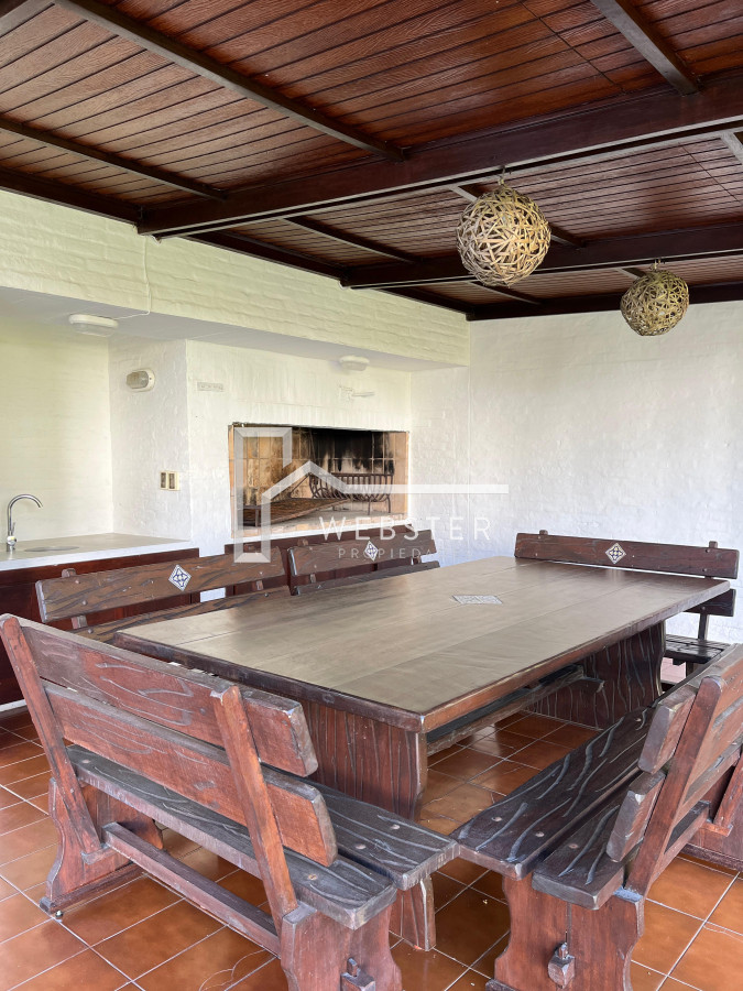 Casa ID.2425 - Alquiler Importante casa en Barrio Lugano