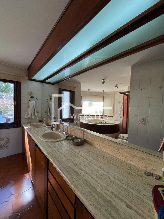 Casa ID.2425 - Alquiler Importante casa en Barrio Lugano