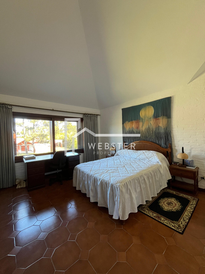 Casa ID.2425 - Alquiler Importante casa en Barrio Lugano