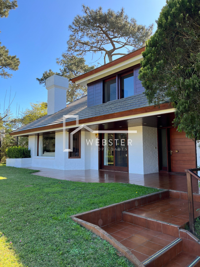Casa ID.2425 - Alquiler Importante casa en Barrio Lugano