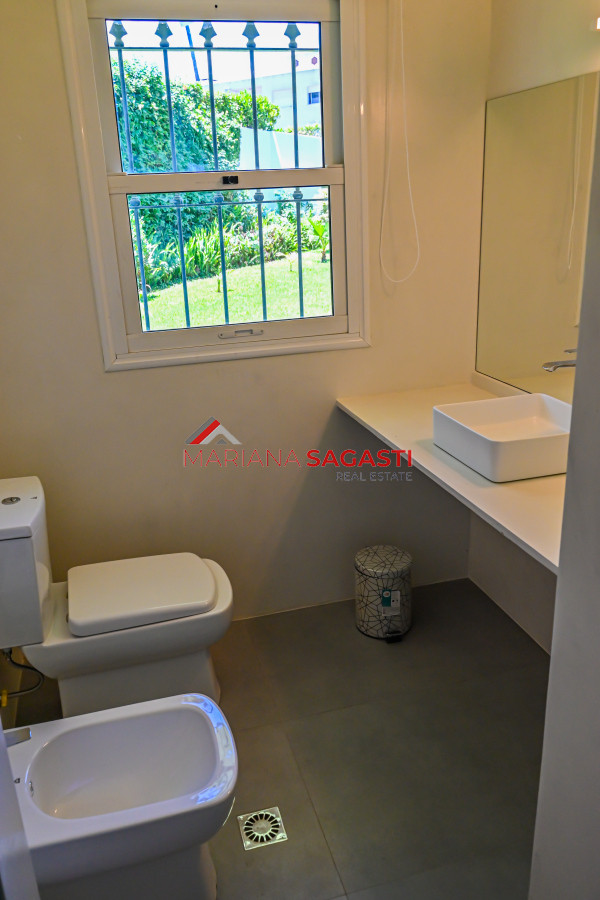 Casa ID.4042 - Casa en Venta, Mansa, Punta del Este, 3 Dormitorios.