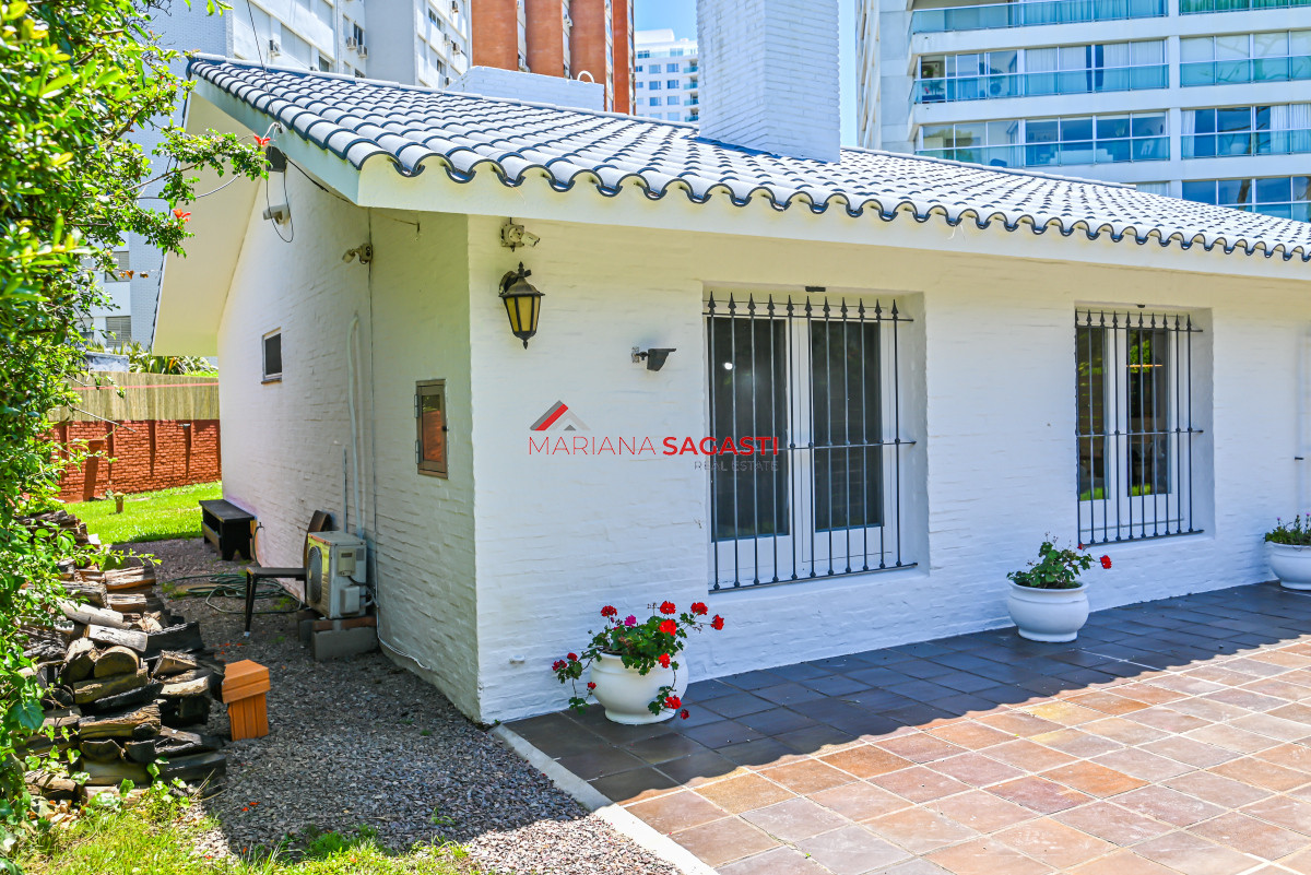 Casa ID.4042 - Casa en Venta, Mansa, Punta del Este, 3 Dormitorios.