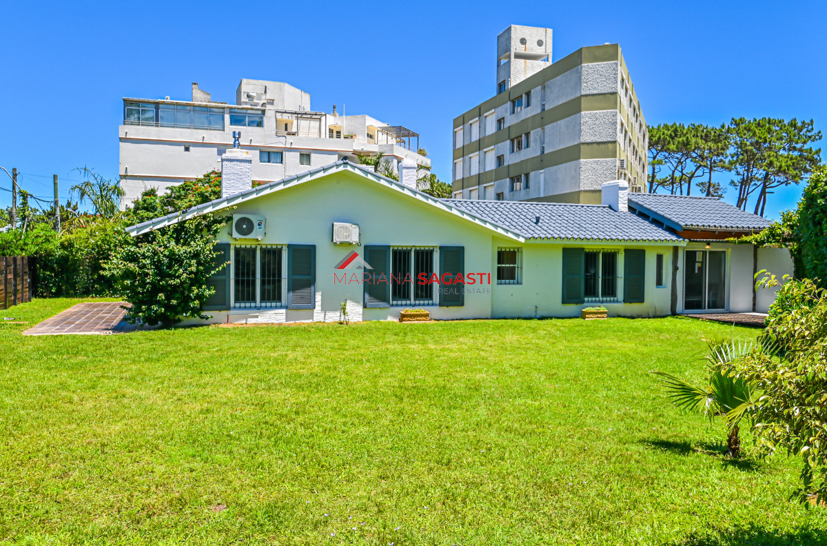 Casa ID.4042 - Casa en Venta, Mansa, Punta del Este, 3 Dormitorios.