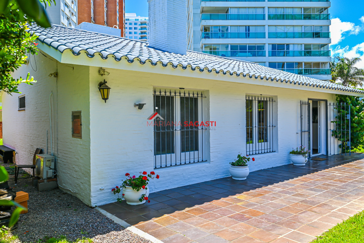 Casa ID.4042 - Casa en Venta, Mansa, Punta del Este, 3 Dormitorios.