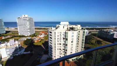 Torre Wind Punta Del Este, playa brava 