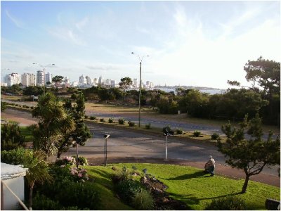 Apartamento en Venta y Alquiler torre Tamanaco , Mansa, Punta del Este, 2 Dormitorios.