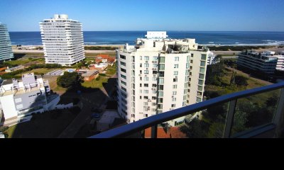 Torre Wind Punta Del Este, playa brava