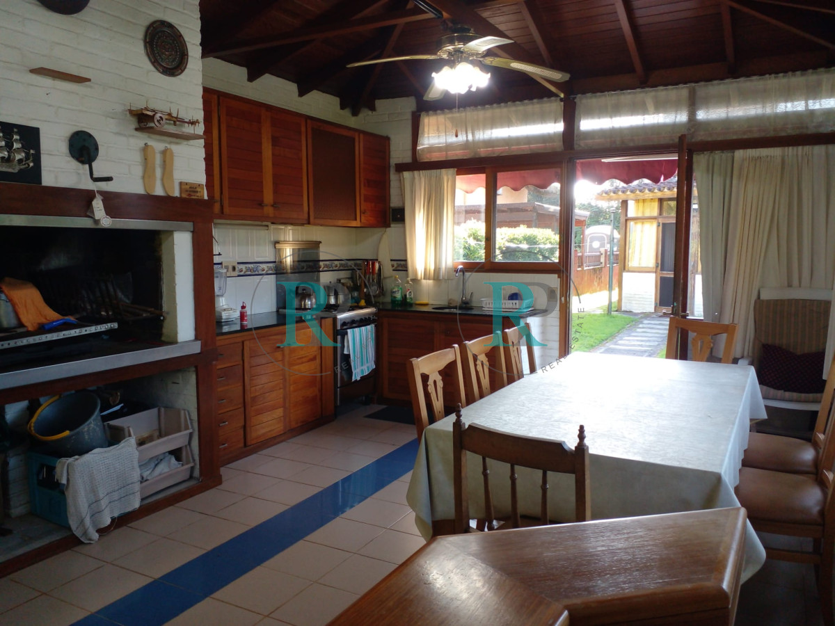 Casa ID.2390 - Casa en venta en Pinares zona ideal!!