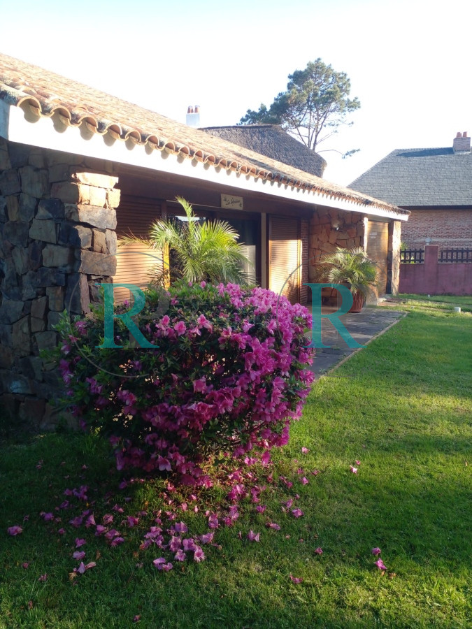 Casa ID.2390 - Casa en venta en Pinares zona ideal!!
