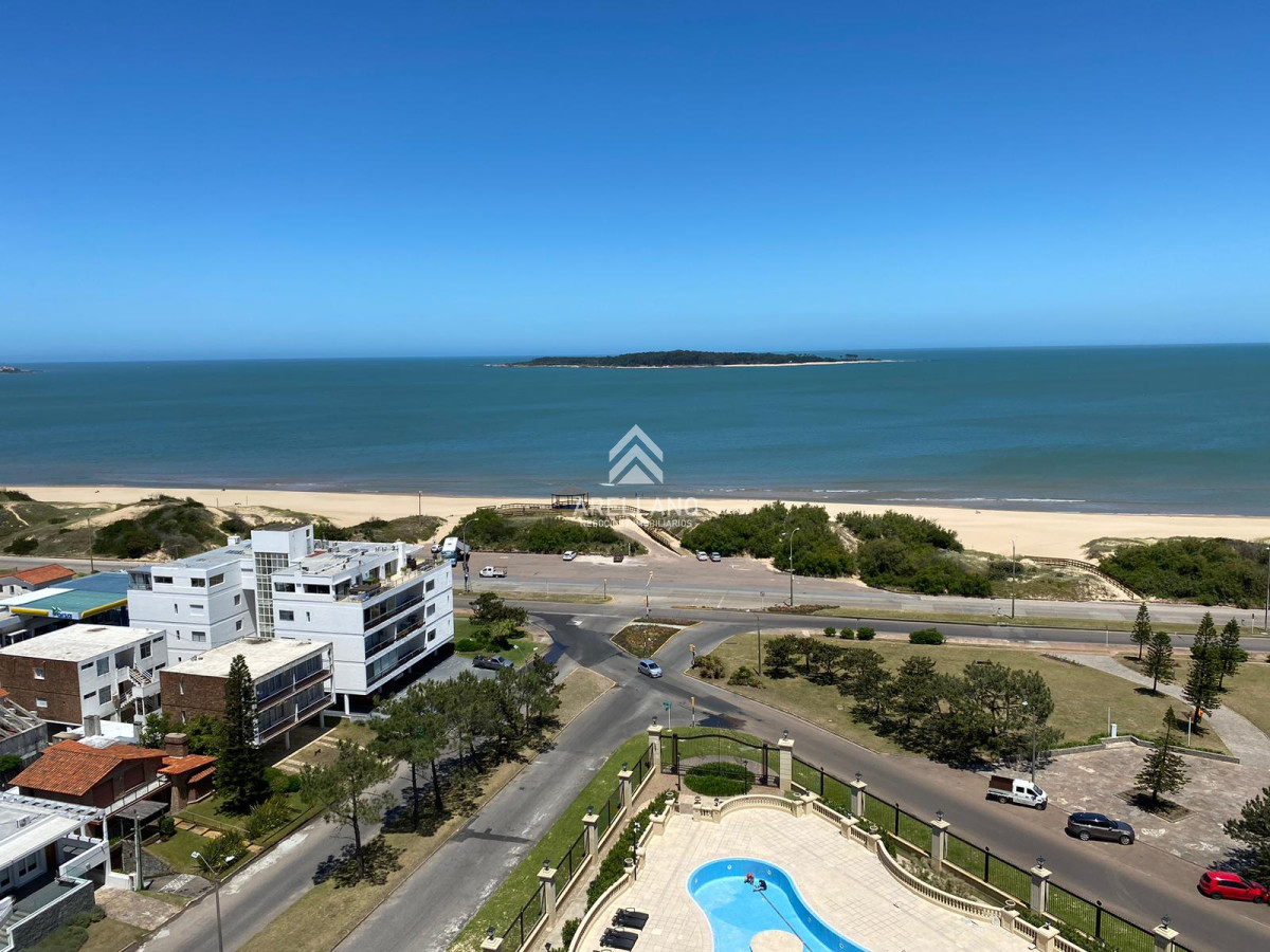 Apartamento ID.5973 - VENTA DE APARTAMENTO DE 3 DORMITORIOS EN MANSA PUNTA DEL ESTE EN EDIFICIO LE JARDIN PUNTA DEL ESTE