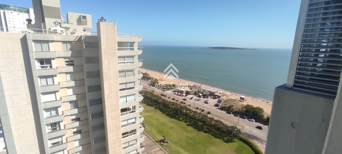 Apartamento ID.5979 - 3 dormitorios playa mansa, frente al mar, punta del este