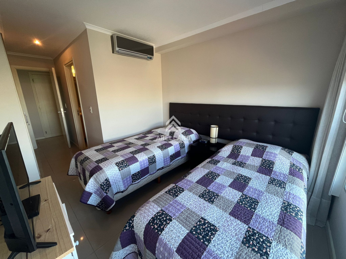 Apartamento ID.4690 - Venta apartamento 3 dormitorios y dependencia 