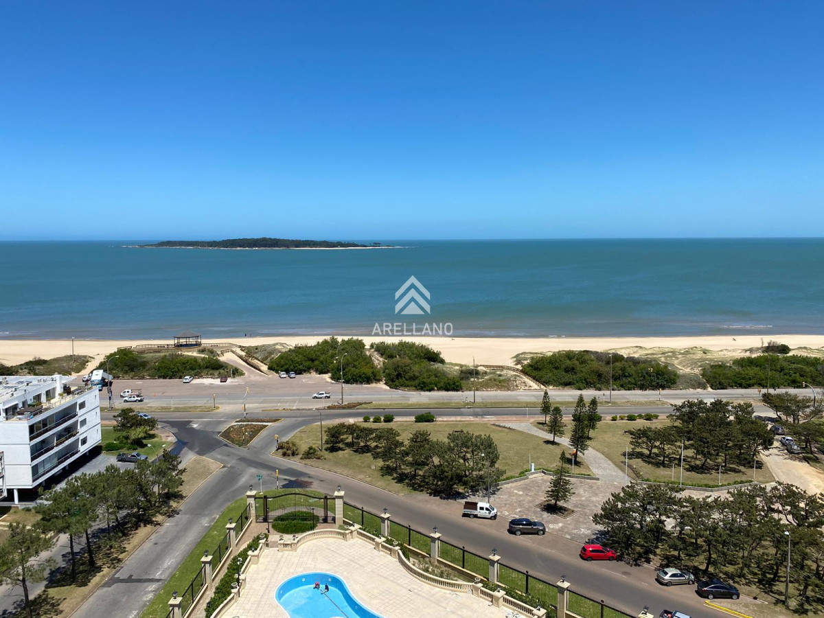 Apartamento ID.5973 - VENTA DE APARTAMENTO DE 3 DORMITORIOS EN MANSA PUNTA DEL ESTE EN EDIFICIO LE JARDIN PUNTA DEL ESTE