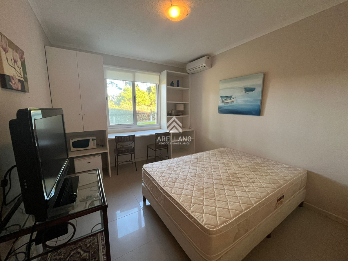 Apartamento ID.4690 - Venta apartamento 3 dormitorios y dependencia 