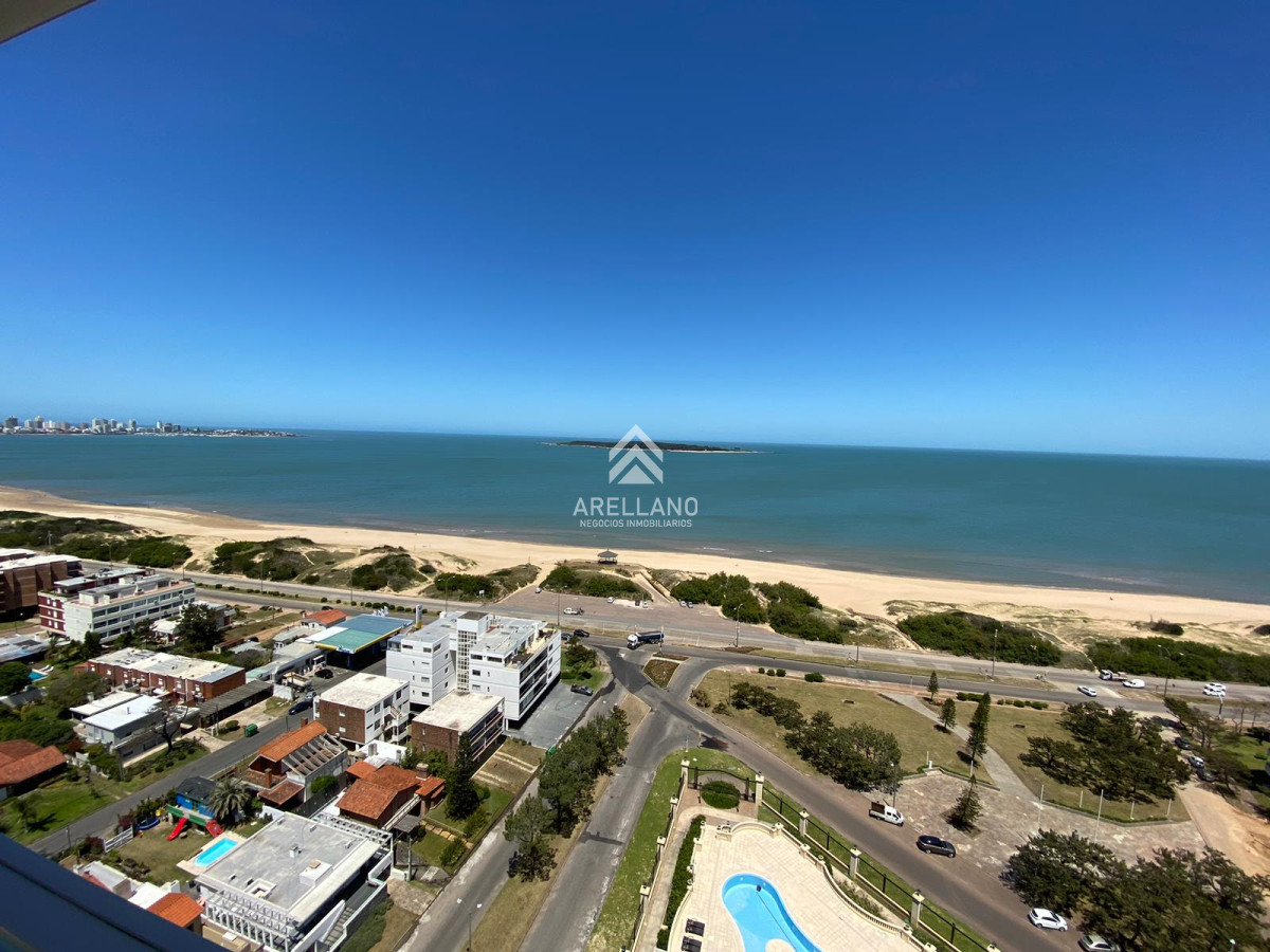 Apartamento ID.5973 - VENTA DE APARTAMENTO DE 3 DORMITORIOS EN MANSA PUNTA DEL ESTE EN EDIFICIO LE JARDIN PUNTA DEL ESTE