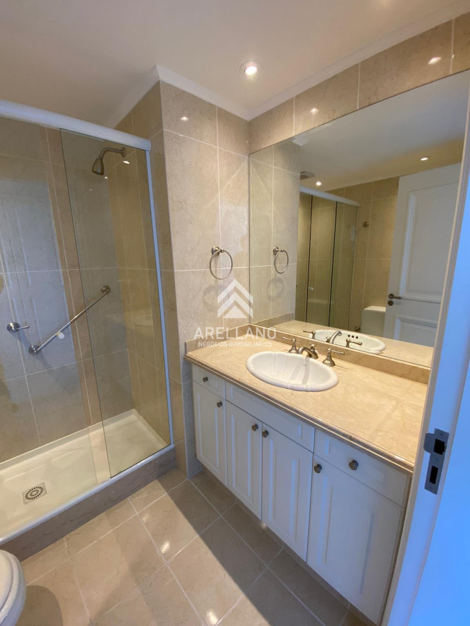 Apartamento ID.5973 - VENTA DE APARTAMENTO DE 3 DORMITORIOS EN MANSA PUNTA DEL ESTE EN EDIFICIO LE JARDIN PUNTA DEL ESTE