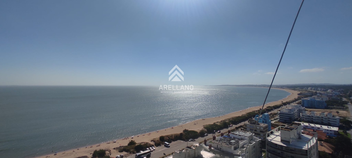 Apartamento ID.5979 - 3 dormitorios playa mansa, frente al mar, punta del este