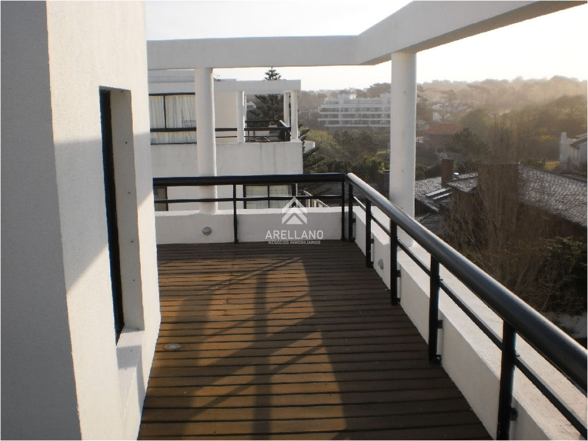 Apartamento ID.5993 - Venta apartamento 3 dormitorios Brava, Punta del Este.