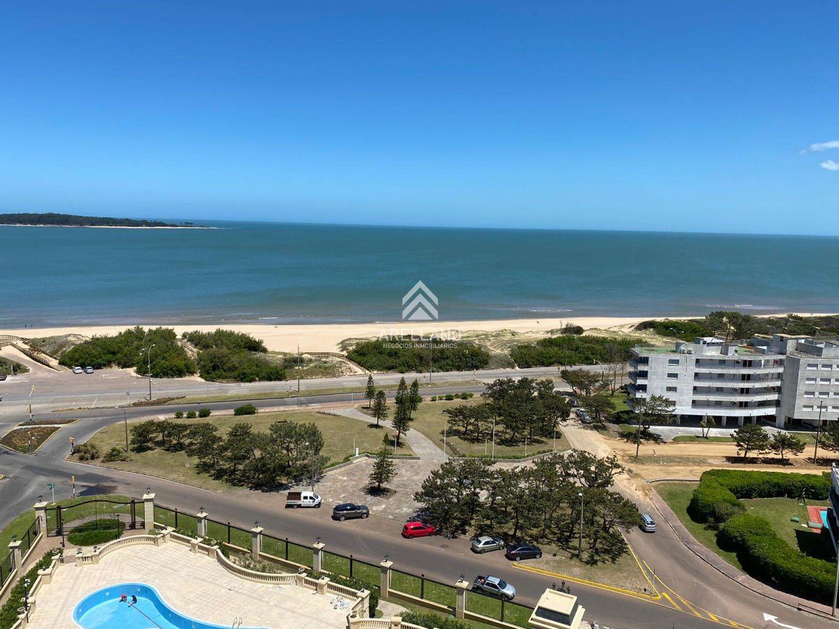 Apartamento ID.5973 - VENTA DE APARTAMENTO DE 3 DORMITORIOS EN MANSA PUNTA DEL ESTE EN EDIFICIO LE JARDIN PUNTA DEL ESTE