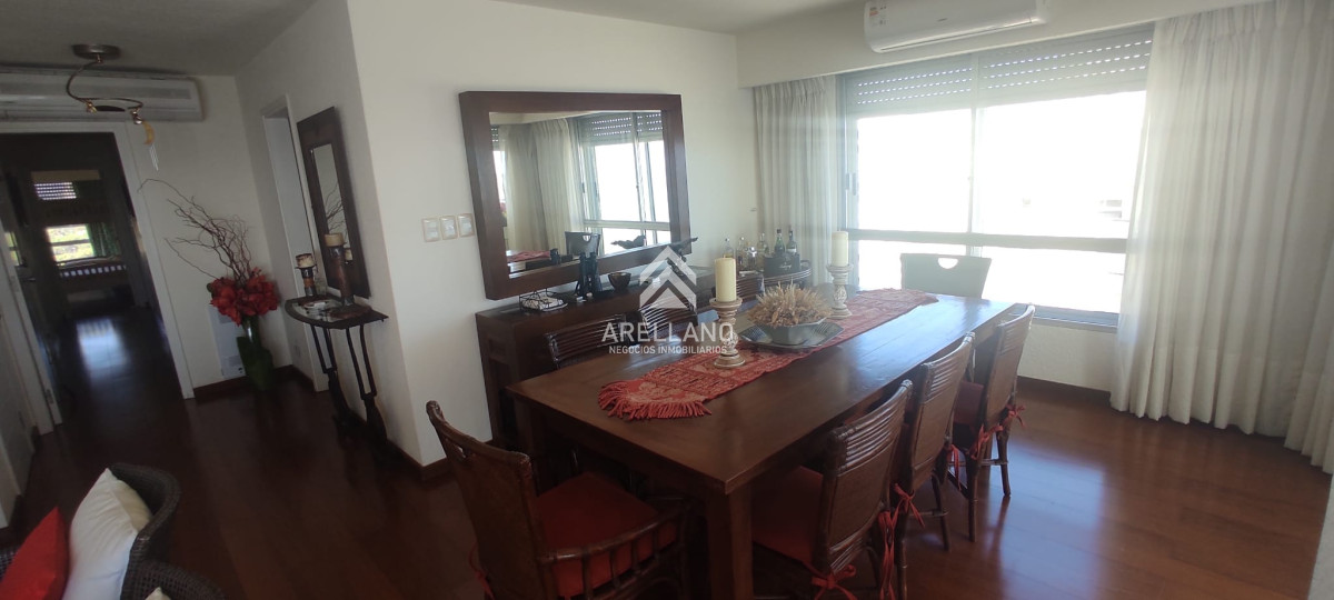Apartamento ID.5979 - 3 dormitorios playa mansa, frente al mar, punta del este