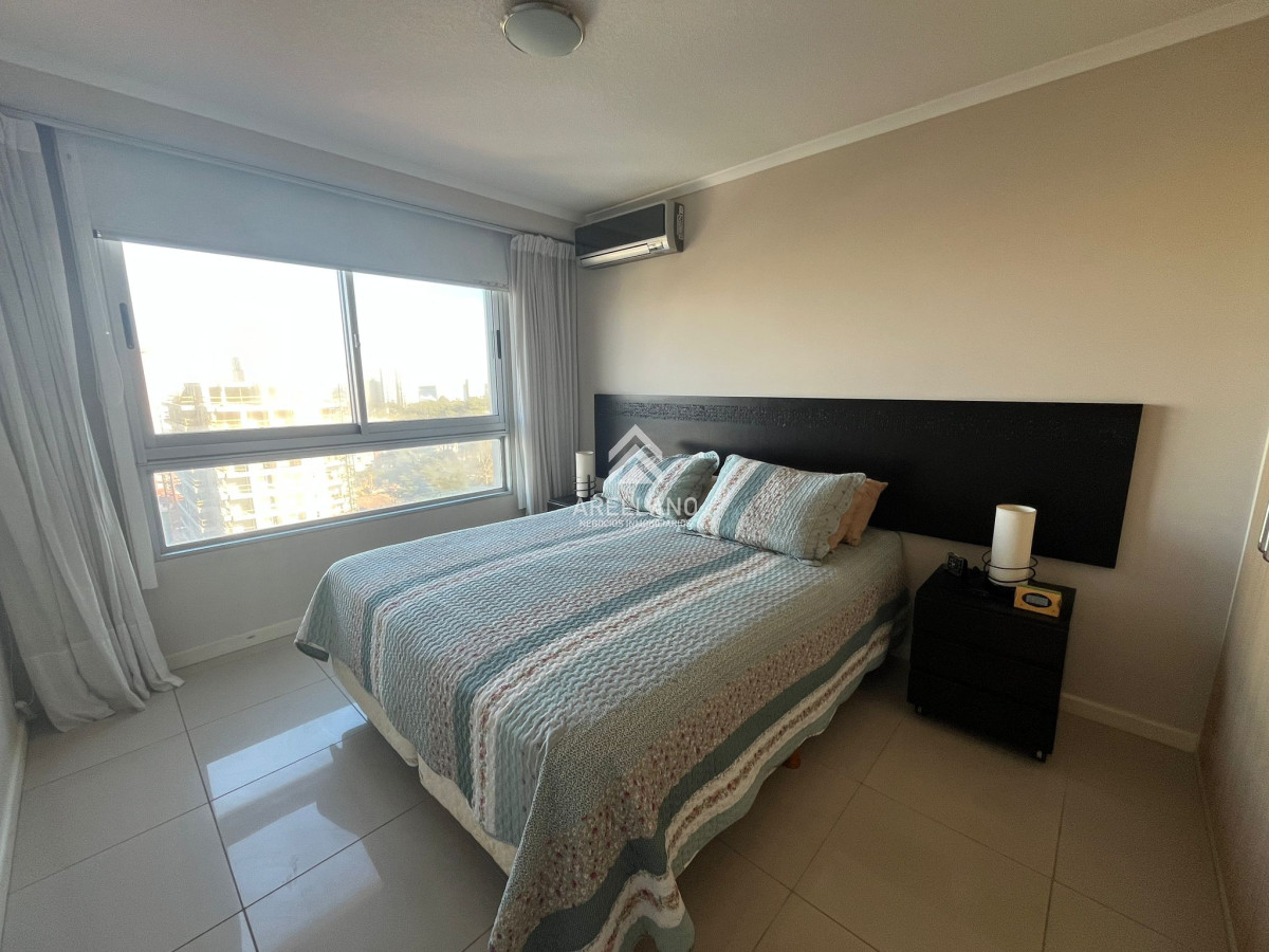 Apartamento ID.4690 - Venta apartamento 3 dormitorios y dependencia 