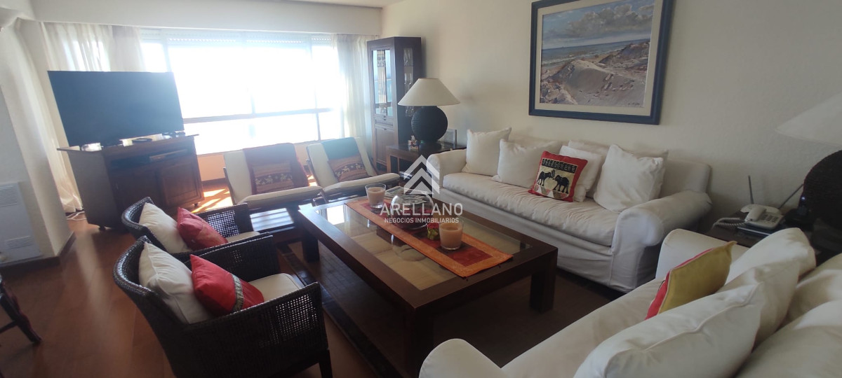 Apartamento ID.5979 - 3 dormitorios playa mansa, frente al mar, punta del este