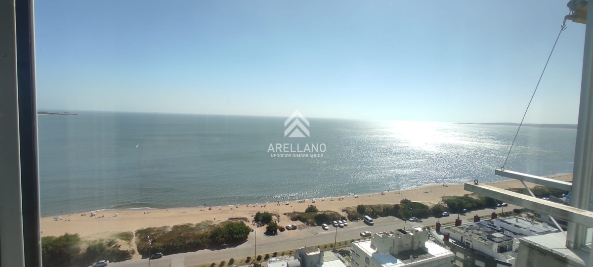 Apartamento ID.5979 - 3 dormitorios playa mansa, frente al mar, punta del este