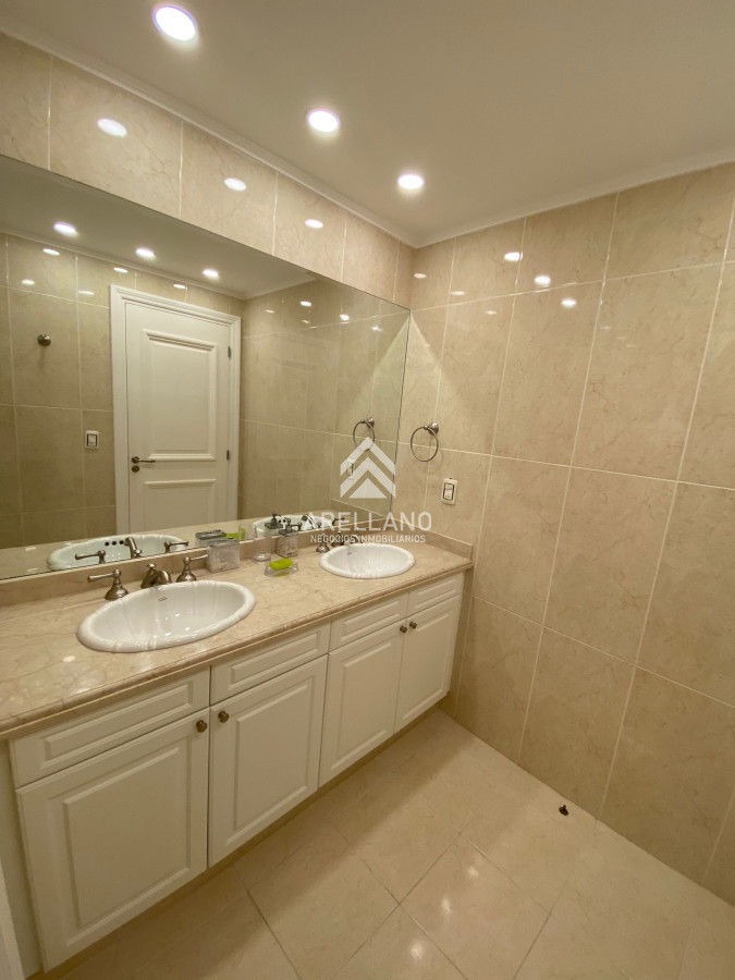 Apartamento ID.5973 - VENTA DE APARTAMENTO DE 3 DORMITORIOS EN MANSA PUNTA DEL ESTE EN EDIFICIO LE JARDIN PUNTA DEL ESTE