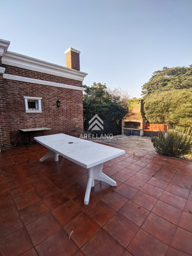 Casa ID.2332 - Venta casa 5 dormitorios en el golf-Punta del este 