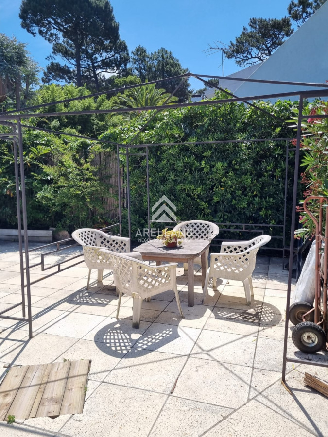 Casa ID.5085 - Casa a la venta de 5 dormitorios en Punta del Este