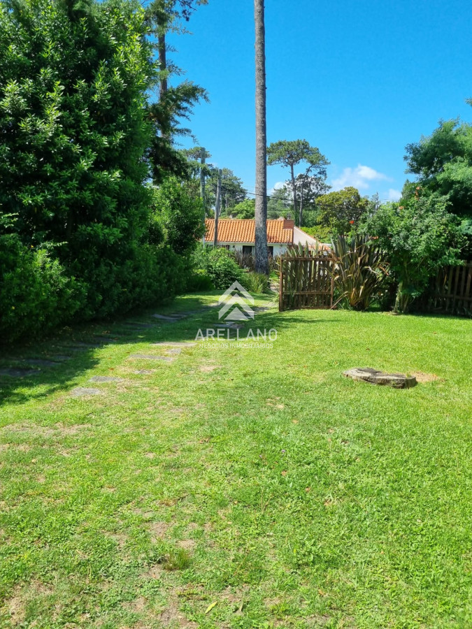 Casa ID.5085 - Casa a la venta de 5 dormitorios en Punta del Este