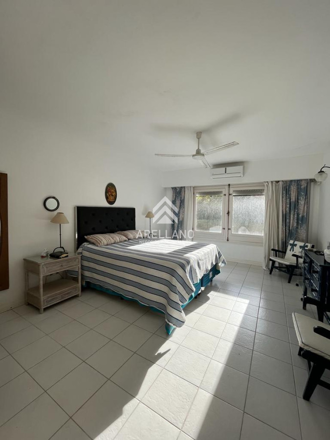 Casa ID.2332 - Venta casa 5 dormitorios en el golf-Punta del este 