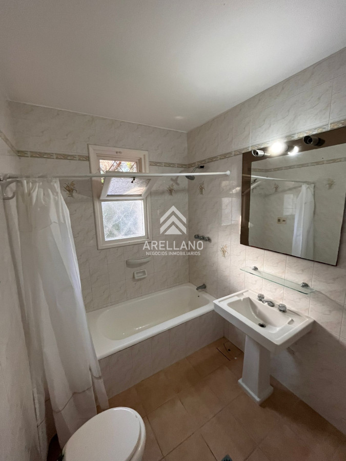 Casa ID.2660 - Chalet en Venta - Estupendo para vivienda de todo el año