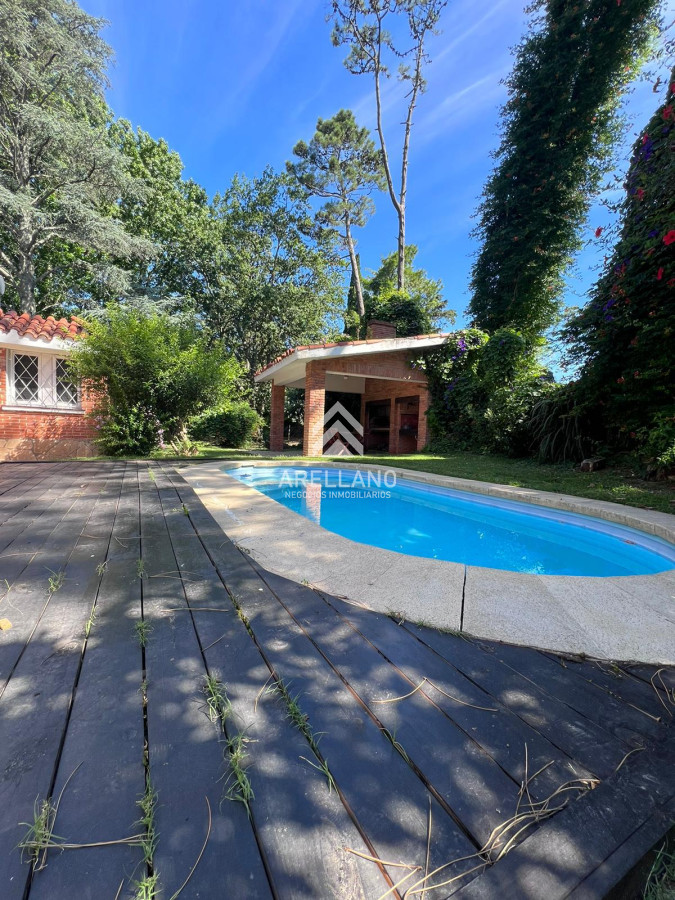 Casa ID.2660 - Chalet en Venta - Estupendo para vivienda de todo el año