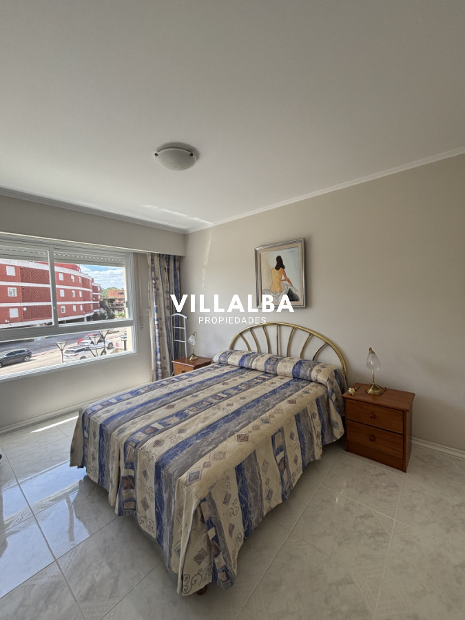 Apartamento ID.4305 - CORAL TOWER VENTA DE APARTAMENTO DE 3 SUITES + DEPENENDECNIA PLAYA MANSA PUNTA DEL ESTE