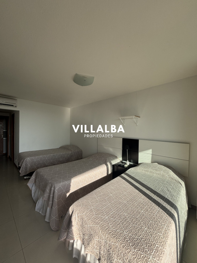 Apartamento ID.4316 - Penthouse a la Venta, en Roosevelt, 3 dormitorios