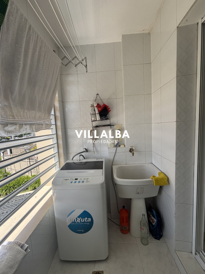 Apartamento ID.4305 - CORAL TOWER VENTA DE APARTAMENTO DE 3 SUITES + DEPENENDECNIA PLAYA MANSA PUNTA DEL ESTE