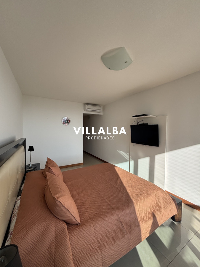 Apartamento ID.4316 - Penthouse a la Venta, en Roosevelt, 3 dormitorios