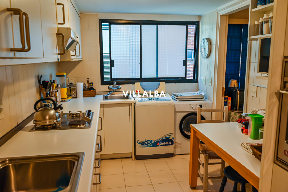 Apartamento ID.3628 - Apartamento en Venta y Alquiler, Peninsula, Punta del Este, 3 Dormitorios.
