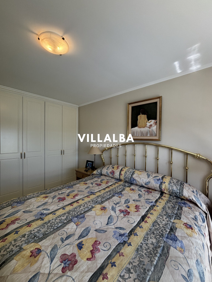 Apartamento ID.4305 - CORAL TOWER VENTA DE APARTAMENTO DE 3 SUITES + DEPENENDECNIA PLAYA MANSA PUNTA DEL ESTE