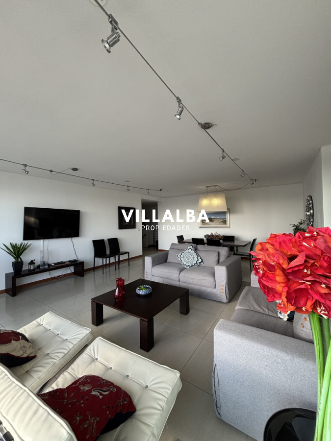 Apartamento ID.4316 - Penthouse a la Venta, en Roosevelt, 3 dormitorios