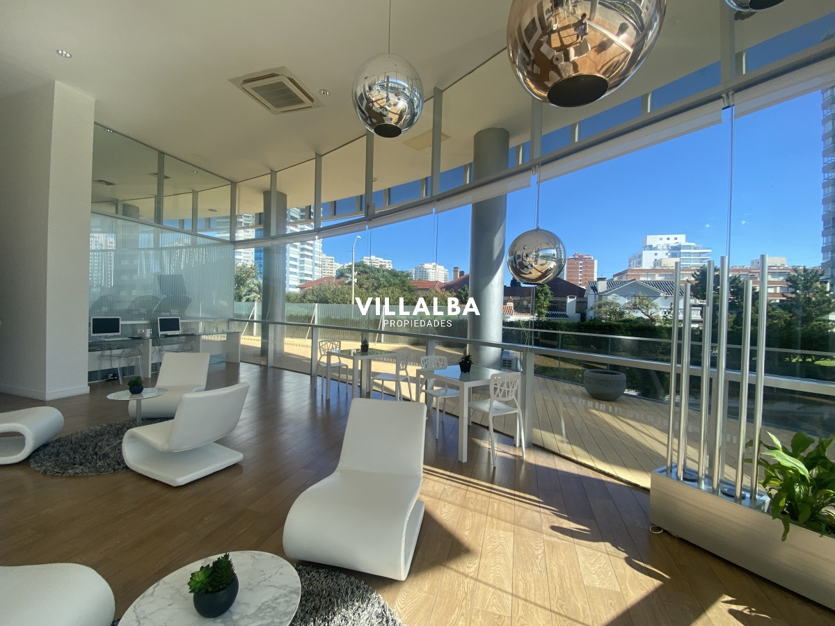 Apartamento ID.4204 - Apartamento en Venta y Alquiler, Mansa, Punta del Este, 3 Dormitorios.