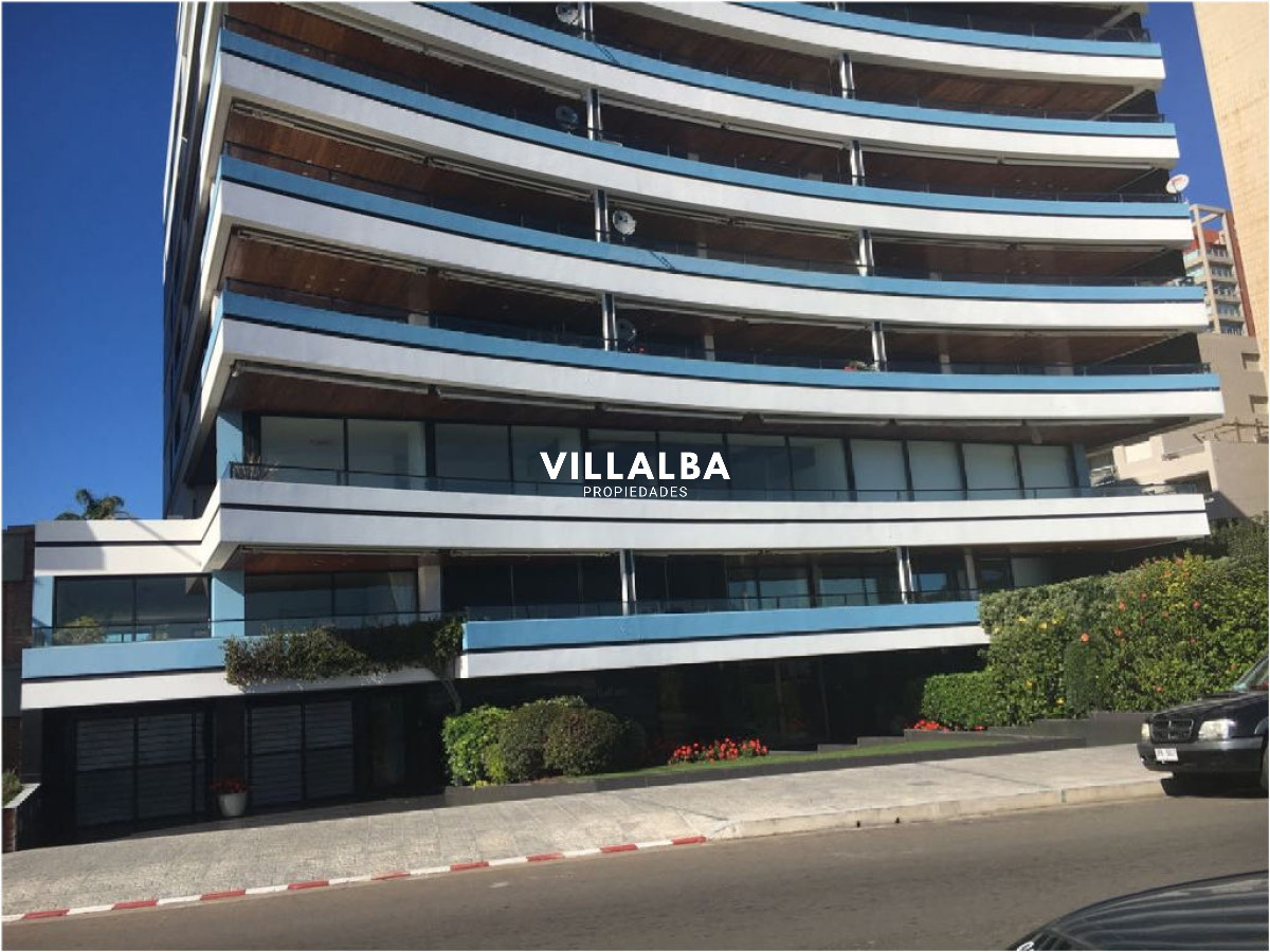 Apartamento ID.3628 - Apartamento en Venta y Alquiler, Peninsula, Punta del Este, 3 Dormitorios.