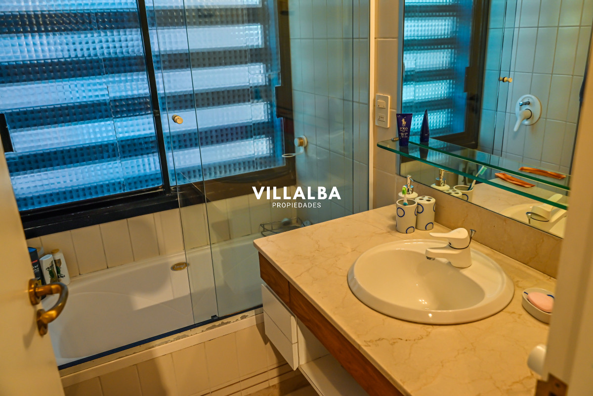 Apartamento ID.3628 - Apartamento en Venta y Alquiler, Peninsula, Punta del Este, 3 Dormitorios.